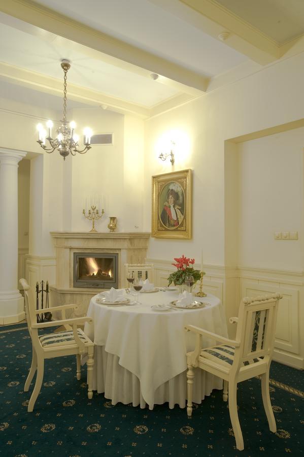 Hotel "Zajazd Napoleonski" Warszawa Eksteriør billede